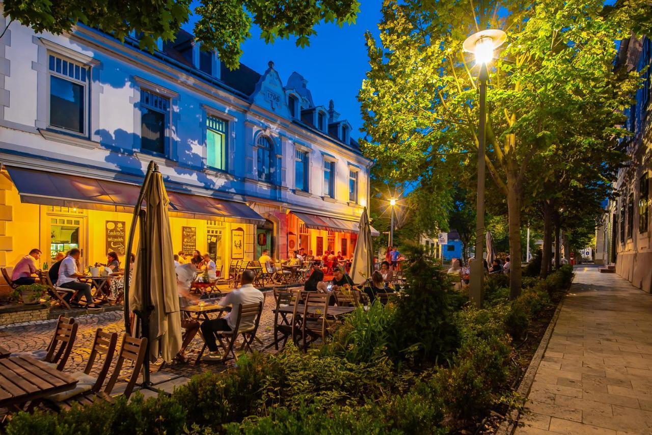Kedves Vendeghaz Bed & Breakfast Balatonfured Exterior photo